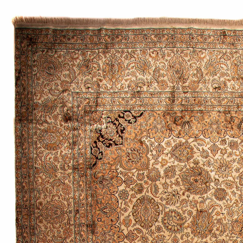Kašmírské hedvábí Koberec 307x410cm - Orientální koberec