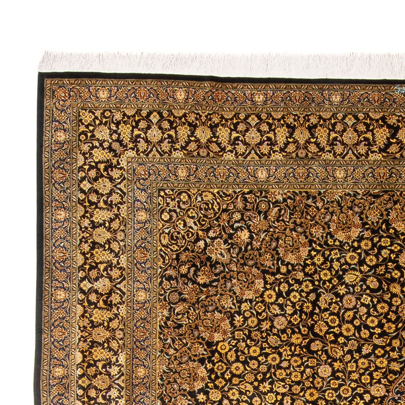 Qom hedvábí Koberec 353x242cm - Perský koberec