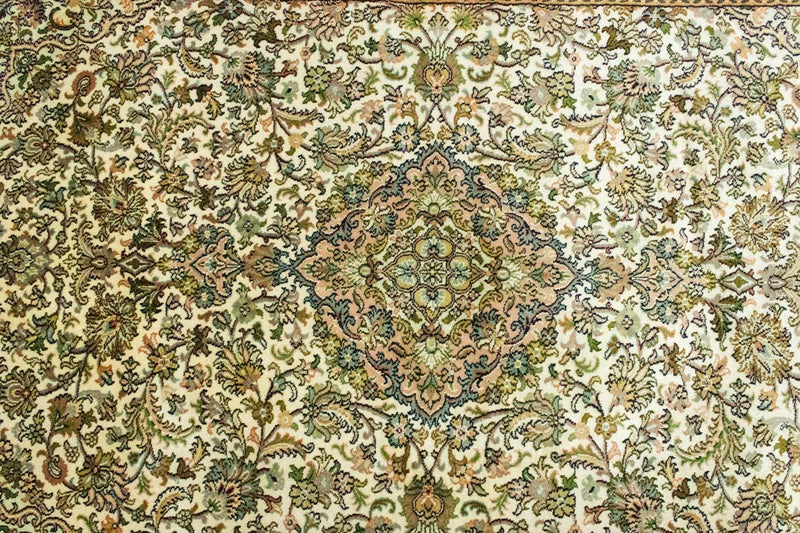 Kašmírské hedvábí Koberec 125x183cm - Orientální koberec