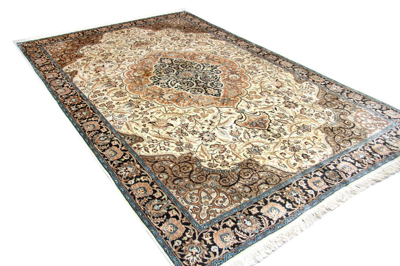 Kašmírské hedvábí Koberec 177x272cm - Orientální koberec