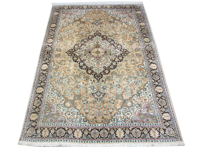 Kašmírské hedvábí Koberec 185x290cm - Orientální koberec
